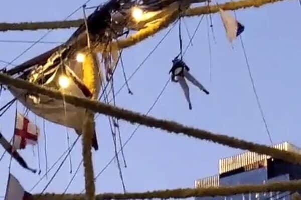 मैक्सिकन नेवी सेलबोट ब्रुकलिन ब्रिज में दुर्घटनाग्रस्त हो गया, कम से कम 4 घायल: अधिकारी