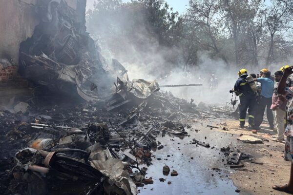 एयर इंडिया प्लेन भारत में 242 दुर्घटनाओं को लेकर यूनाइटेड किंगडम में मार्ग