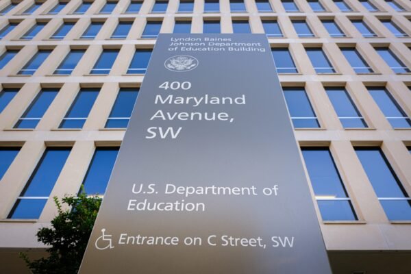 ट्रम्प प्रशासन स्कूल वर्ष से पहले शिक्षा कार्यक्रमों में $ 6B को रोकता है